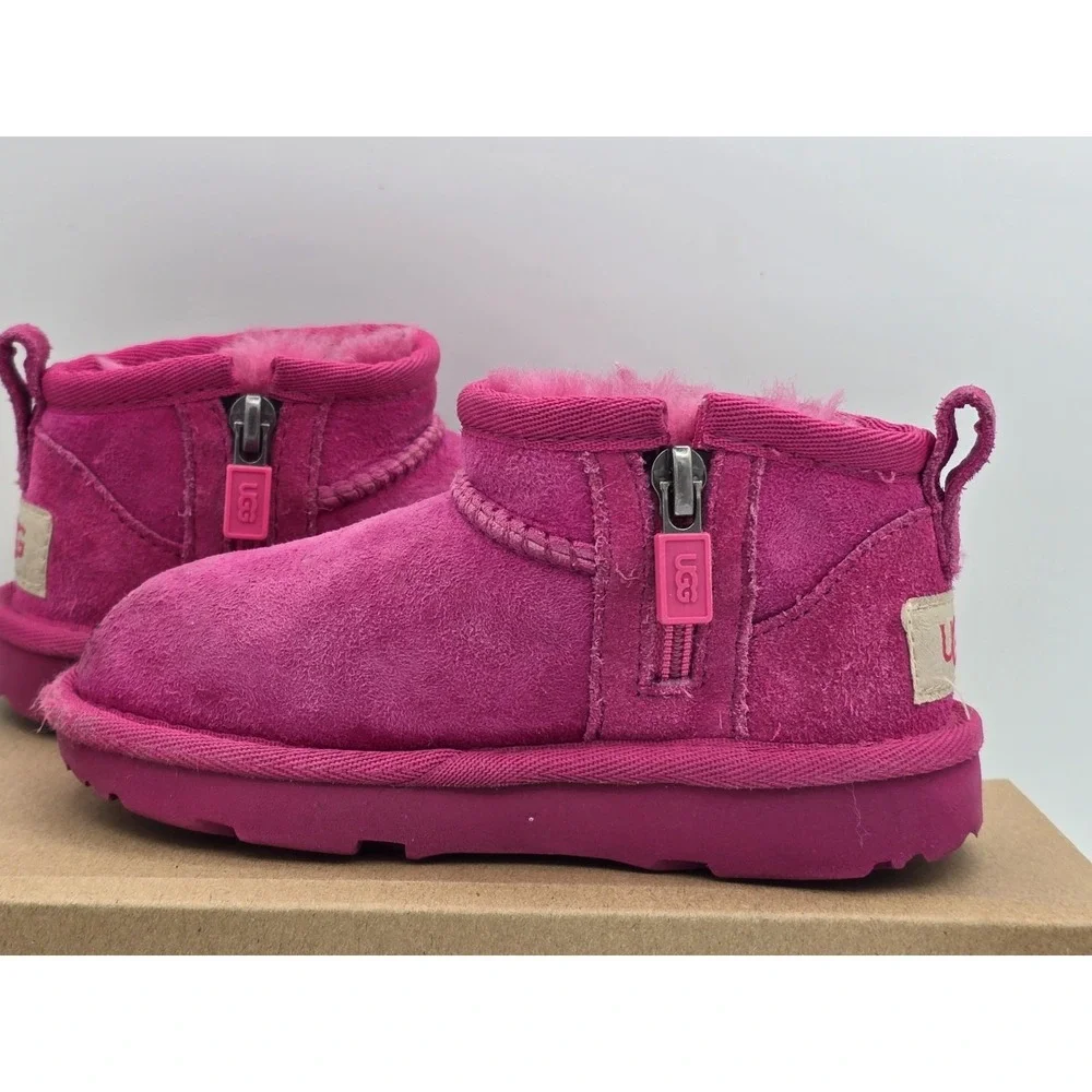 UGG Kids Mini Boot in Hot Pink